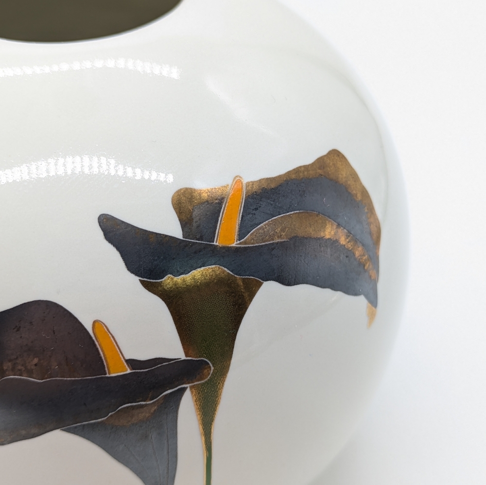 Otagiri White Glossy Ceramic Sphere Vase with Black and Gold Calla Lily Design - Picture 5 of 10